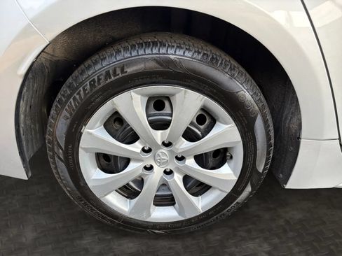Used 2020 Toyota Corolla LE FWD image 36