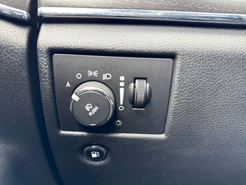 Used 2016 Jeep Grand Cherokee Limited image 25