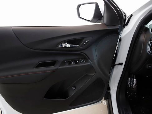 Used 2024 Chevrolet Equinox RS image 13