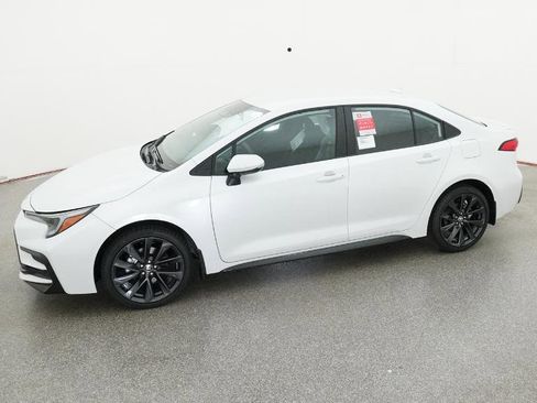 New 2026 Toyota Corolla SE FWD image 5