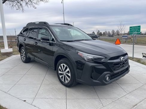 Used 2025 Subaru Outback Premium w/ Popular Package #1A image 2