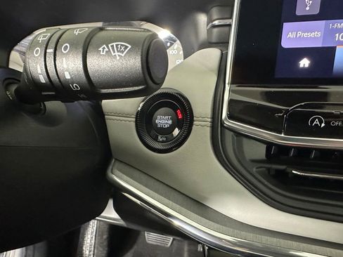 Used 2022 Jeep Compass Limited image 16