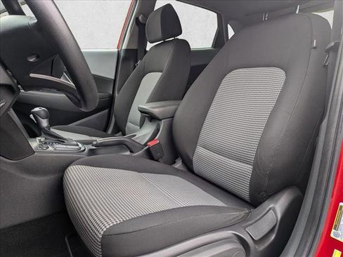 Used 2019 Hyundai Kona SE image 16