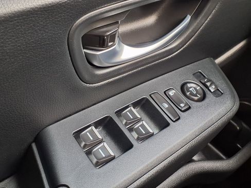 Used 2025 Honda Pilot Sport image 10