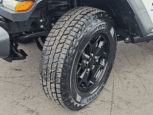 Used 2023 Jeep Wrangler Unlimited w/ Cold Weather Group AWD/4WD image 38