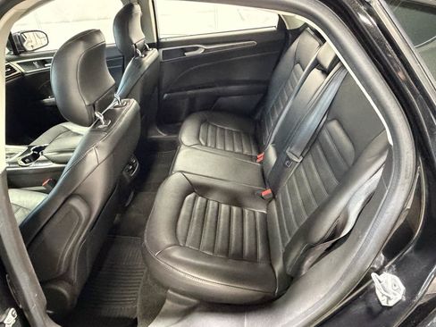 Used 2014 Ford Fusion SE w/ Equipment Group 202A FWD image 21