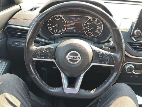 Used 2022 Nissan Altima 2.5 SR FWD image 10