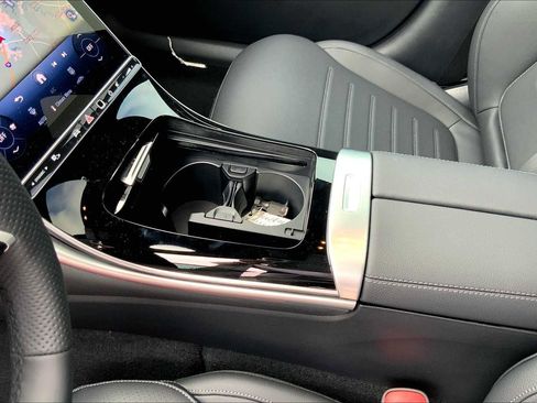 Used 2025 Mercedes-Benz C 300 Sedan image 10