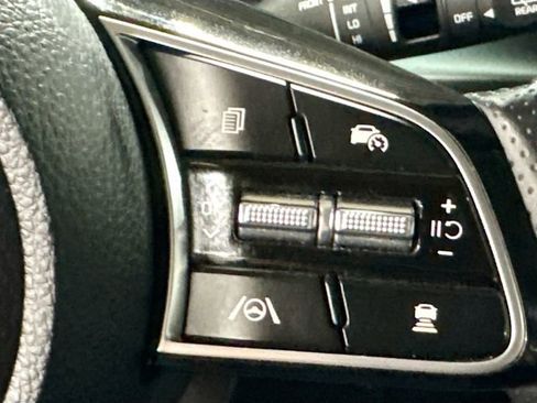 Used 2024 Kia Seltos SX image 10