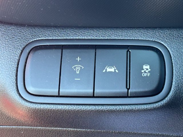 Used 2022 Hyundai Venue SEL FWD image 19