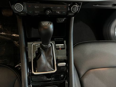 Used 2025 Jeep Compass Limited image 41