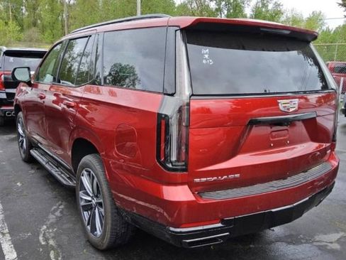 Used 2025 Cadillac Escalade Sport w/ LPO, Floor Liner Package AWD/4WD image 5