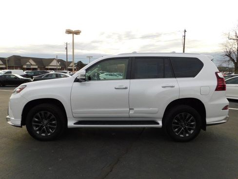 Used 2017 Lexus GX 460 image 4