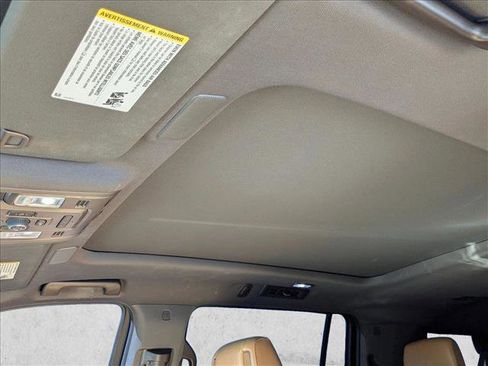 Used 2022 Cadillac Escalade ESV Premium Luxury image 7