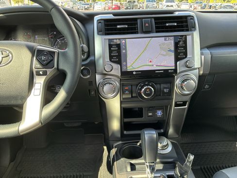 Used 2024 Toyota 4Runner SR5 Premium w/ Moonroof Package AWD/4WD image 31
