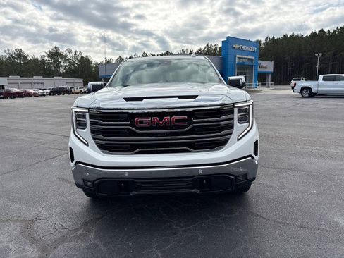 New 2026 GMC Sierra 1500 SLT image 9