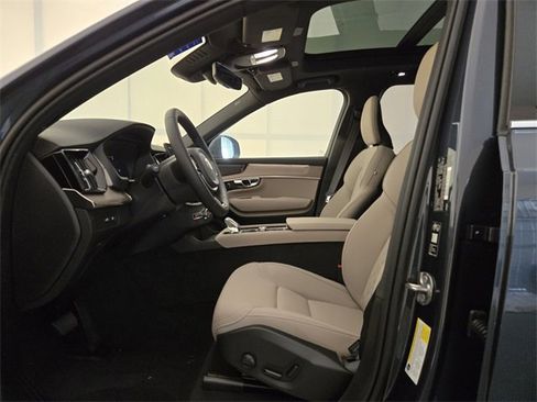 New 2026 Volvo XC90 T8 Plus image 6