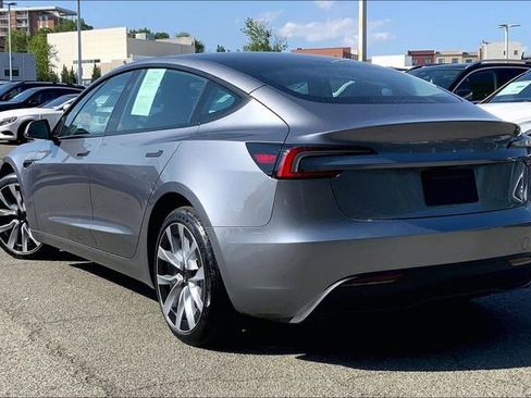 Used 2025 Tesla Model 3 Long Range RWD image 9