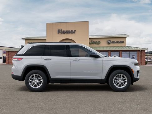 New 2025 Jeep Grand Cherokee Laredo X w/ Luxury Tech Group I AWD/4WD image 23
