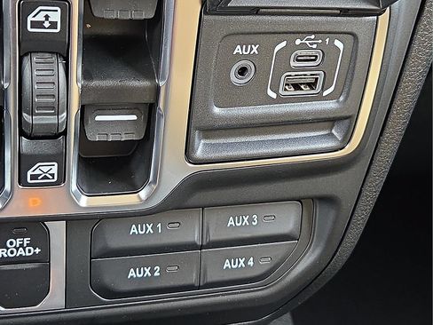 New 2026 Jeep Gladiator Willys AWD/4WD image 18