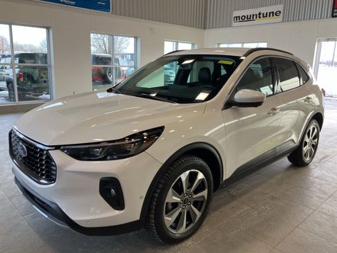 Used 2024 Ford Escape Platinum image 1