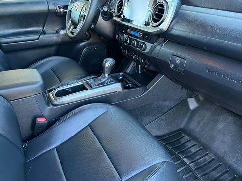 Used 2023 Toyota Tacoma Limited w/ Nightshade Package AWD/4WD image 12