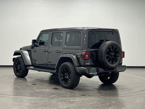 Used 2021 Jeep Wrangler Unlimited Sahara image 6