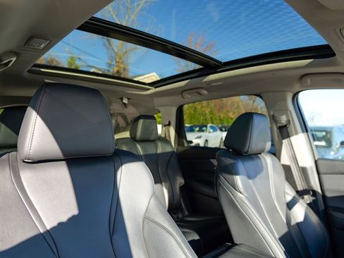 Used 2023 Acura MDX SH-AWD image 43