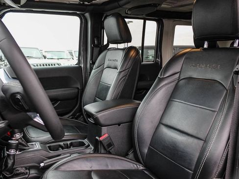 Used 2023 Jeep Wrangler Unlimited Sahara AWD/4WD image 18