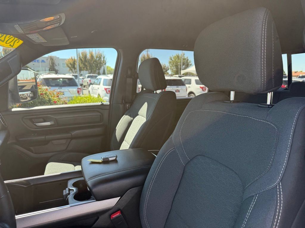 Used 2026 RAM 1500 Express AWD/4WD image 16