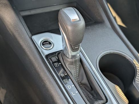 Used 2025 Nissan Altima 2.5 SV FWD image 20