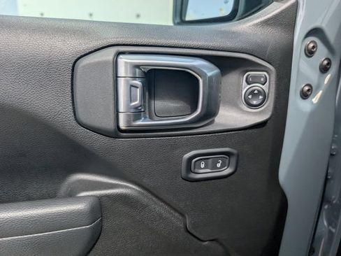 Used 2025 Jeep Gladiator Sport AWD/4WD image 20