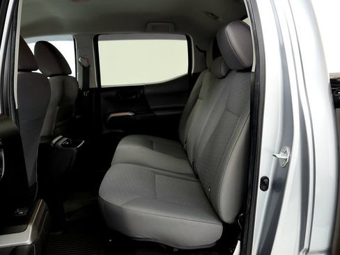 Certified 2022 Toyota Tacoma SR5 AWD/4WD image 21