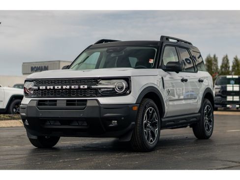 New 2026 Ford Bronco Sport Outer Banks w/ Outer Banks Tech Package+ AWD/4WD image 2