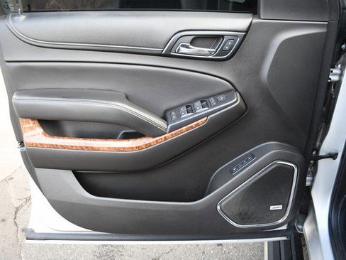 Used 2018 Chevrolet Suburban Premier image 13