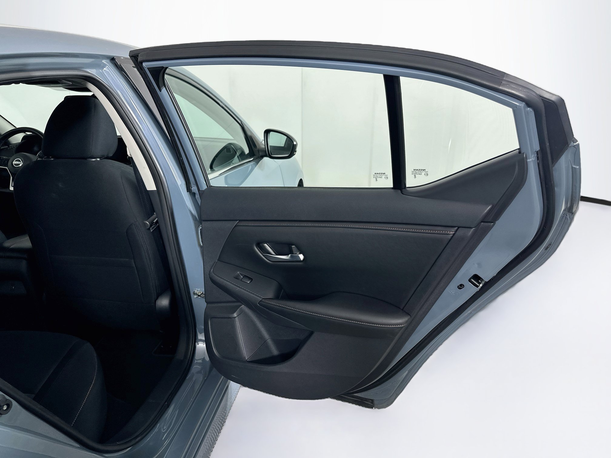 Used 2025 Nissan Sentra SR FWD image 27