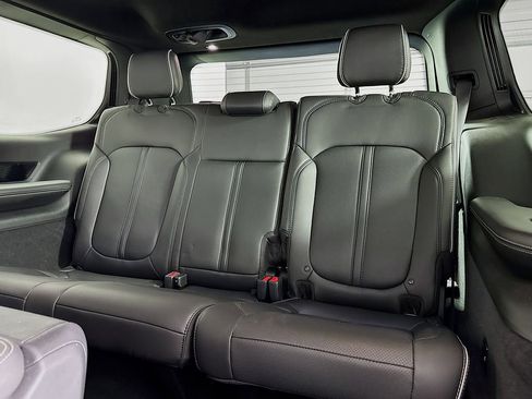 Used 2023 Jeep Grand Wagoneer Series II image 16