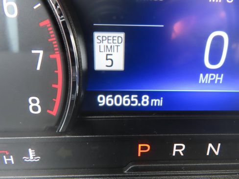 Used 2022 Ford Explorer XLT w/ Equipment Group 202A image 21