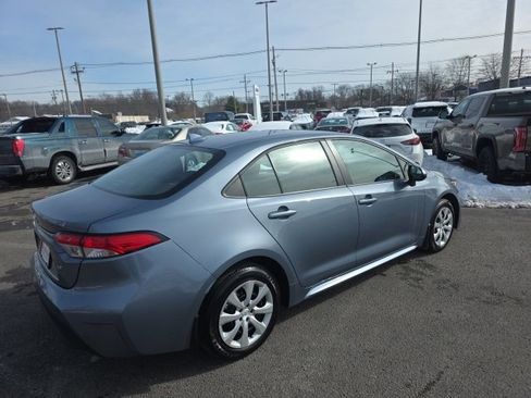 Used 2025 Toyota Corolla LE image 4