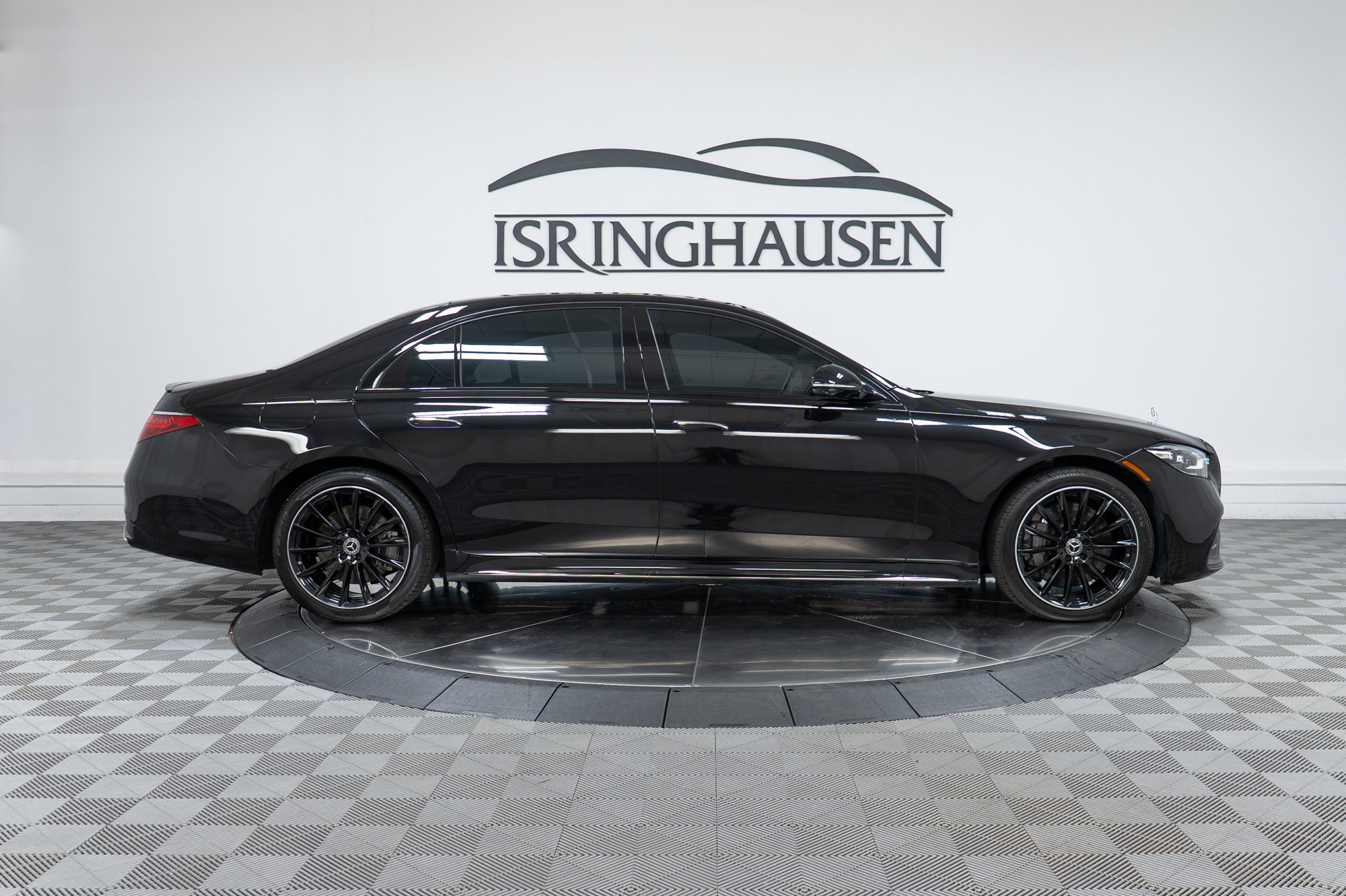 Certified 2023 Mercedes-Benz S 580 4MATIC Sedan w/ AMG Line image 4