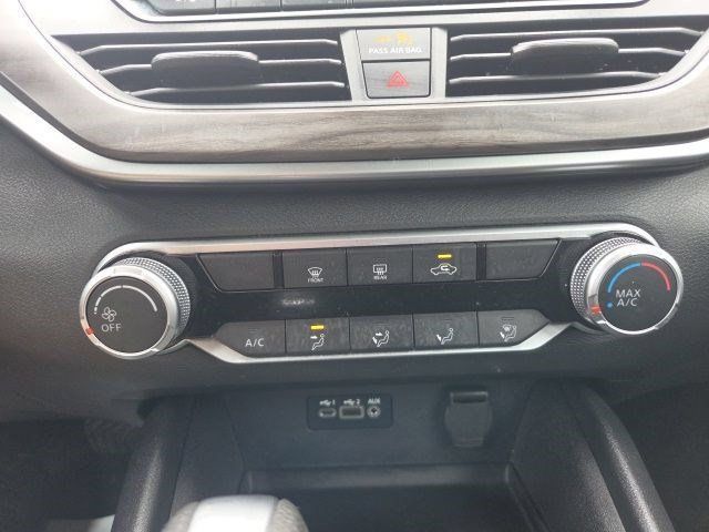 Used 2025 Nissan Altima 2.5 SV FWD image 28