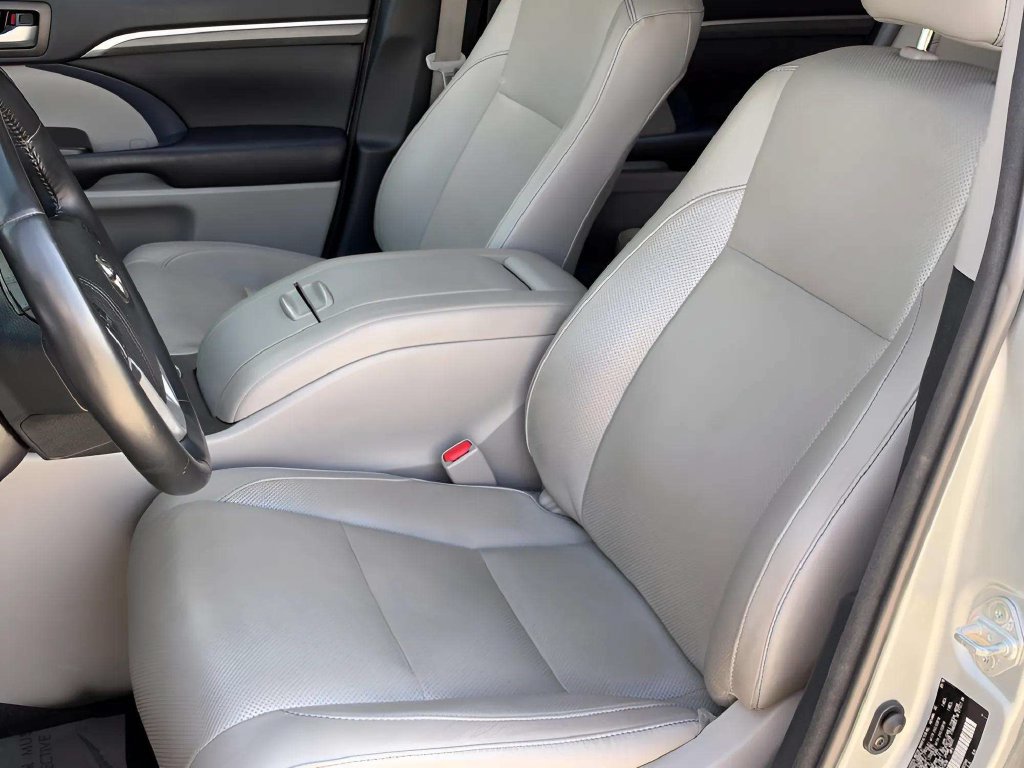 Used 2018 Toyota Highlander Limited AWD/4WD image 7