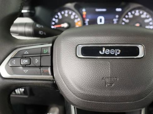 Used 2024 Jeep Compass Latitude AWD/4WD image 8