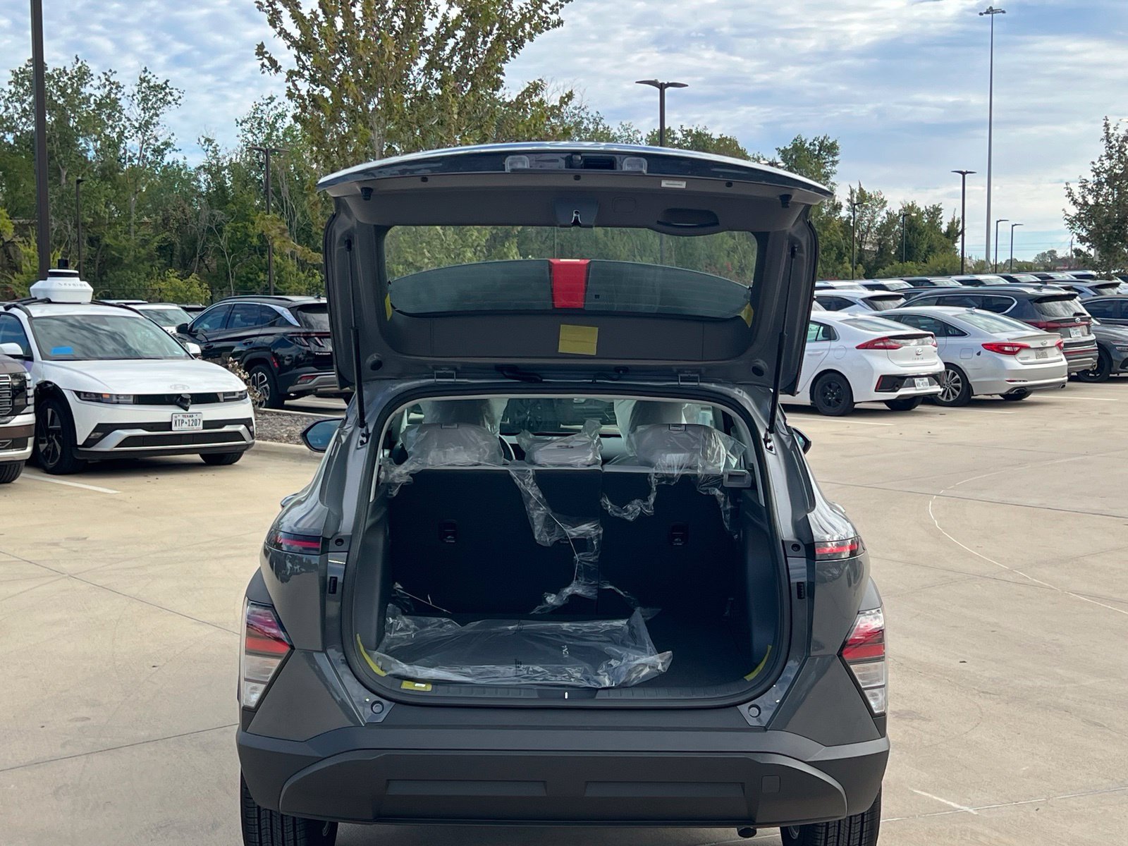 New 2027 Hyundai Kona SE FWD image 14