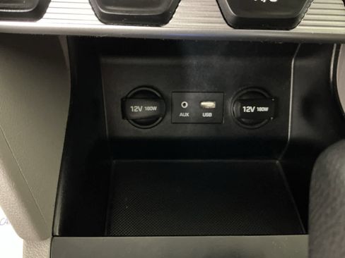 Used 2020 Hyundai Elantra SEL w/ Winter Weather Package image 31