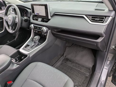 Used 2024 Toyota RAV4 XLE w/ Convenience Package image 24