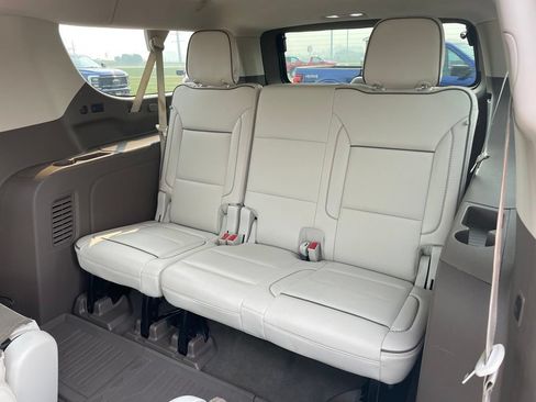 Used 2021 GMC Yukon XL Denali AWD/4WD image 9