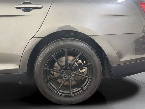 Used 2017 Ford Taurus SE image 37