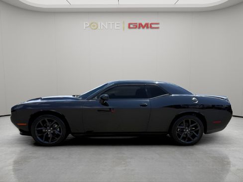 Used 2022 Dodge Challenger SXT w/ Blacktop Package image 7