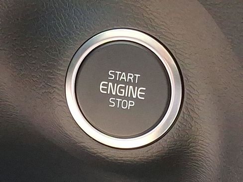 New 2026 Volvo XC40 B5 Ultra w/ Protection Package Premier image 15